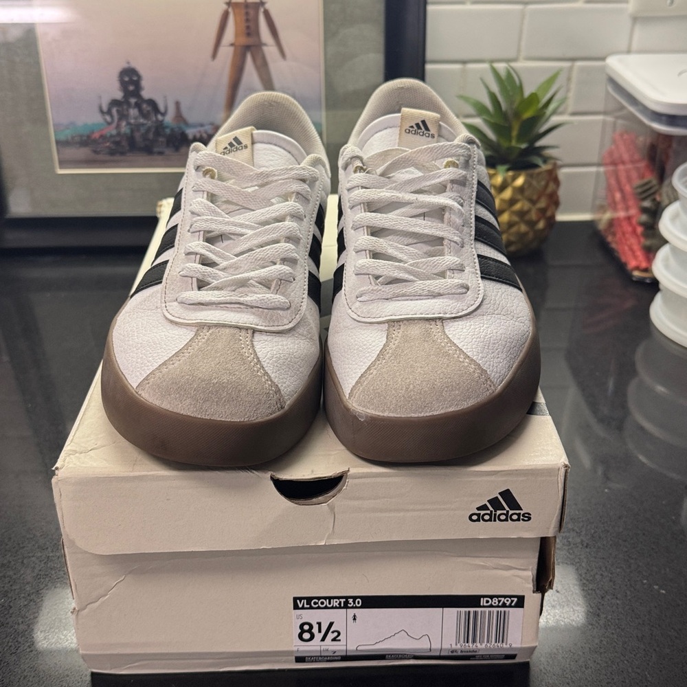 Adidas Samba OG shoes like new condition 8.5 Womens